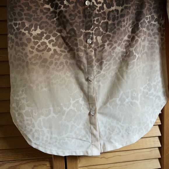 Button down blouse - Picture 2 of 4